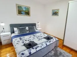 Entire house floor - 2-Bedroom Cozy & Peaceful Apartment