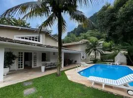 Casa com piscina privativa a 100m da Praia de Paúba