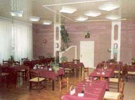 Logis La Marmite, hotel v destinaci Estissac