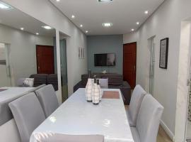 Apartamento inteiro com área e garagem privativa, self catering accommodation in Belo Horizonte