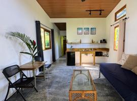 Casa Salvaje Vacation Rentals, cottage in Bocas Town