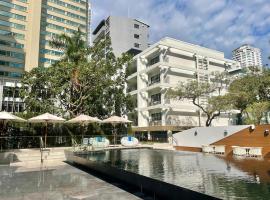 Floral Court Hotel & Residence Sukhumvit 13: Bangkok'ta bir 4 yıldızlı otel