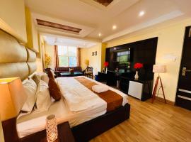 The Rio Lodge, Haridwar: Haridwar şehrinde bir otel