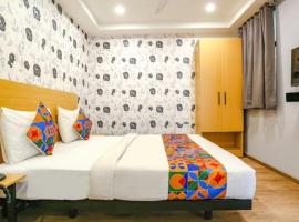 Hotel BluSky GaganVihar, מלון ב-East Delhi, ניו דלהי