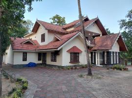 SARAS HOME ALAPPUZHA BEACH, hotel in Alleppey