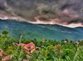 Roof Top Resort, villa in Murree