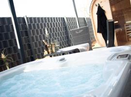 Spa Cottage Serenity Chalet, hotel with jacuzzis in Rittersdorf
