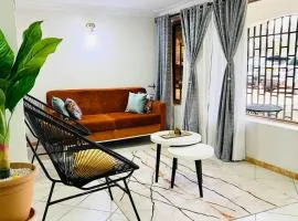 Cozy Living by Miranda, Acacia - 2 BDR, 4 beds, 3 Bthrms, Unlimited WIFI, Free Parking, Netflix