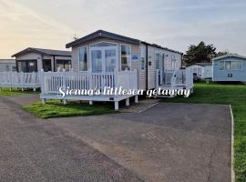 Sienna's littlesea getaway, campsite in Wyke Regis