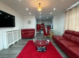Cheerful 2 Bedroom Bungalow fully Furnished