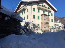 A Casa Della Scrittrice, hotel em Forno di Zoldo