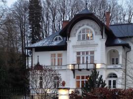 VILLA ANNA โรงแรมในแชร์นีดุล