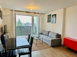 T3 65 m2 avec parking 15 mns Paris by immo kit bnb, apartment in Gagny