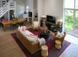 Ivy House - Super Spacious Spot- Somerset West