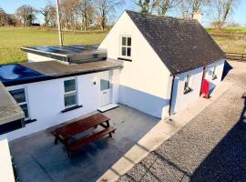 Irish Cottage Tipperary, vacation home in Carney