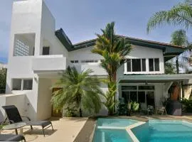 Luxury Beachfront Oasis - Hermosa Palms 50