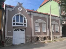 Berzsenyi Apartmanh&aacute;z, acomoda&ccedil;&atilde;o em Kaposv&aacute;r