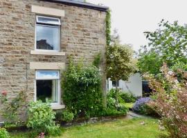 Mayfield Cottage, pet-friendly hotel in Burtree Ford