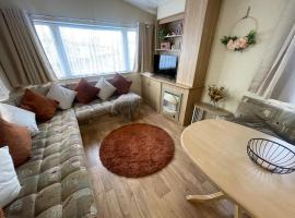 Sand Le Mere - 8 Berth, 3 Bed Caravan, loc de glamping din Tunstall