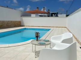 Charming villa with private poll, hotell sihtkohas Alcobaça