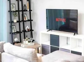 Modern City Centre Apartment 2 x Double En-Suite