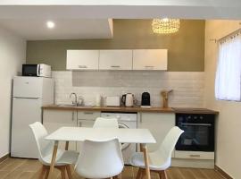 Appartement au c&oelig;ur du village, climatis&eacute; avec ext&eacute;rieur