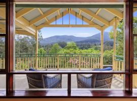 Grand View with Spa & Sauna, vacation home in Warburton