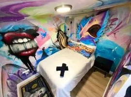 Cozy & Colorful Miami Art Canvas w/HotTub & Murals