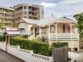 Minto Accommodation Brisbane