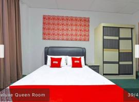 SYAHIRAH HOTEL, spa hotel in Marang