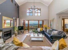 Pezula Villa- large, spacious and affordable!, hotel en Knysna