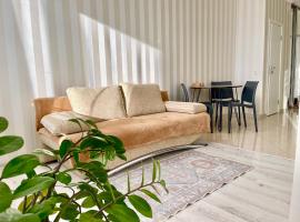 Slavutich apartment #4, hotel in Kyiv