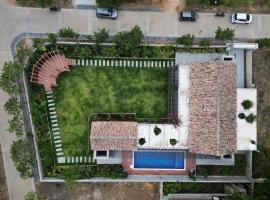 ERAYA Villa with Private Pool, villa in Bhuj