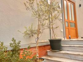 RENT ROOM -RENI -, guest house in Librazhd