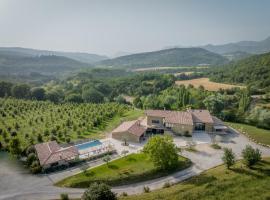 Domaine de Chabanne, hotel with parking in Crupies