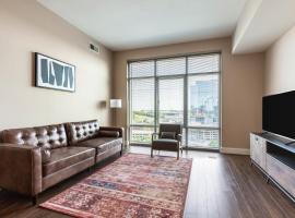 Reston 1br w elevator wd nr eclectic dining WDC-833, hotel in Reston