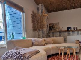 ZEN-bungalow NO 2 met sauna en hottub, resort in Rheezerveen