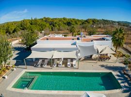 Villa near San Antonio sleeps 10, hotel di Ses Paisses
