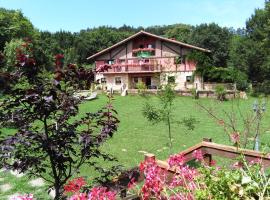 Casa Rural Haritzpe, hotelli kohteessa Hondarribia