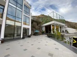 Dushanbe에 위치한 호텔 Guldara Hotel and Resort