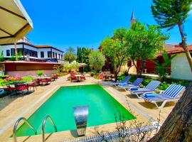 Famous Elegant Villa, hotell sihtkohas Antalya