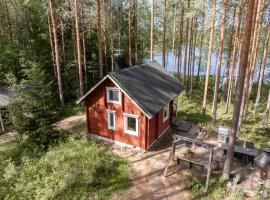 Traditional cottage with hot tub, Cottage in Uurainen