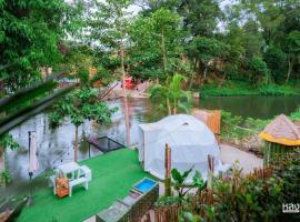 แก่งกระจาน นอนโดม ริมน้ำ, pet-friendly hotel in Phetchaburi