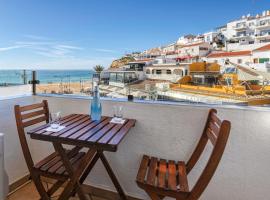 Hotel Carvoeiro Plaza – hotel w mieście Carvoeiro