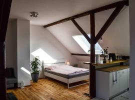 Schöne Dachgeschosswohnung nahe Köln, apartemen di Koln