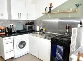 Comfortable and convenient 1-Bed Apart in Romford