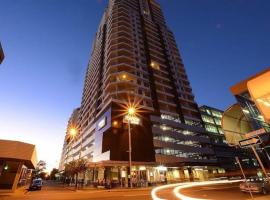 18th Floor Seaview Exec Style King Bed Apartment, golfový hotel v destinaci Darwin