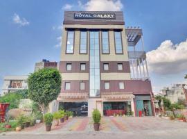 The Royal Galaxy - Sec. 12 Dwarka Metro Station, hotel in Dwarka, New Delhi