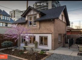 Knight Campbell Carriage House, cabaña o casa de campo en Denver