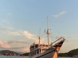 Phinisi sailing Komodo 3 days 2 night, båt i Labuan Bajo